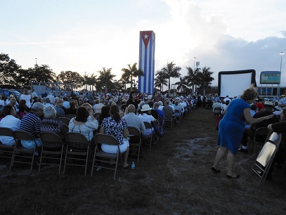 EMOTIVA INAUGURACIÓN DEL MEMORIAL CUBANO EN MIAMI  ***  Por Aldo Rosado-Tuero INAUGURACIONMEMORIALVISTAPARCIALDEASISTENTES2