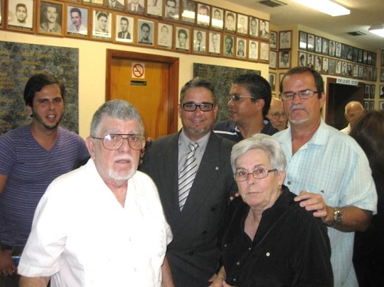 ÉXITO ROTUNDO LA CONSTITUCIÓN DEL COMITÉ PRO DEFENSA DEL HONOR Y LA DIGNIDAD DEL EXILIO DE MIAMI ALDOCONJULITASIERRAGOICOLEAYOTROS