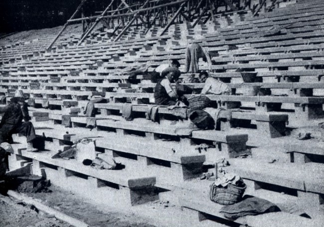 NUEVO BERNABEU COLOCACION-DE-LOSAS-EN-EL-GRADERIO-PRINCIPAL