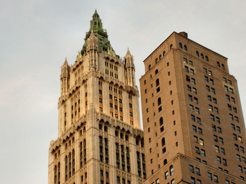 அழகான கட்டிடங்கள் ரசிகர்களின் பார்வைக்கு. - Page 2 Manhattan-woolworth-building-top