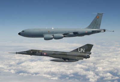 BREAKING: Strange Planes Landing At US Air Force Bases UN-plane-400x274