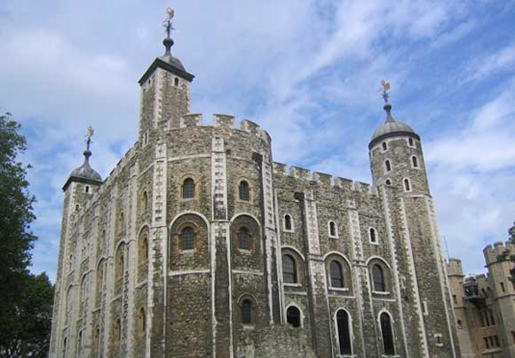 تقرير شامل عن مدينة الضباب لندن Toweroflondon-blue