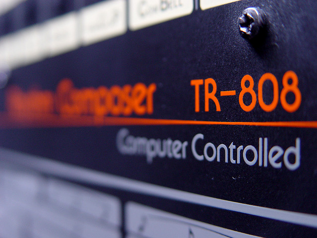 ¿Contamos hasta..................? - Página 28 Roland-TR-808