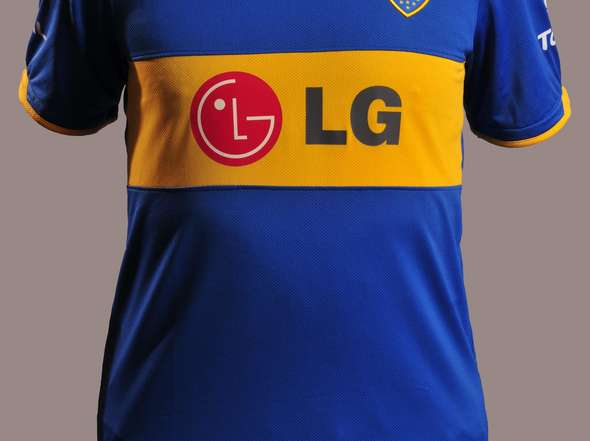 CAMISETA DE BOCA 10/11 Mira-detalle-nueva-camiseta-Boca_OLEIMA20100801_0098_6