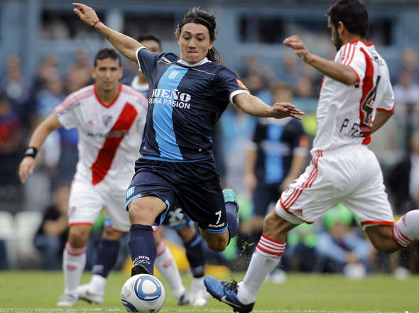 Fecha N°12 Racing vs River Plate Racing-River-clasico-caliente_OLEIMA20110430_0095_6