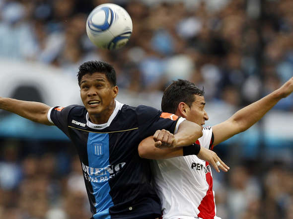 Fecha N°12 Racing vs River Plate Racing-River-clasico-caliente_OLEIMA20110430_0098_6