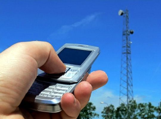 Operadoras de telefonia alertam para risco de colapso sem aprovação da Lei Geral das Antenas Antena-celular(1)