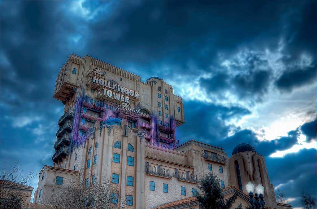 One More Minute - Hollywood Tower Hotel Walt-Disney-Studios-Paris-Blue-hotel-1024x675