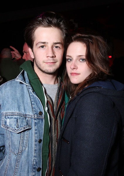 Kristen Steawart termina con su novio y quiere conquistar a Robert Pattinson Michael-angarano-kristen-stewart