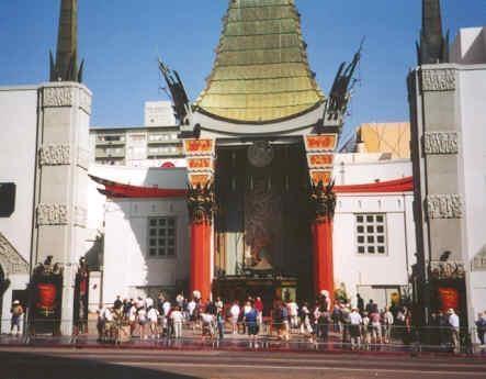 CELEBRITY HAND PRINTS - Find 200+ handprints & footprints at Grauman's Chinese Theatre! Graumans-chinese-theatre