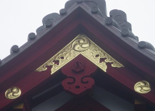 Budaya, Mitologi dan Sejarah yang menjadi inspirasi dalam cerita Naruto Hachimangu-TOMOE-crest-tsurugaoka-hachimagu-2