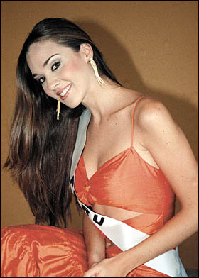 Những nhan sắc đáng nhớ ở MU (1952 -nay) Điểm danh người quen thành công ở Miss International.  (4) - Page 31 Miss_Peru_II