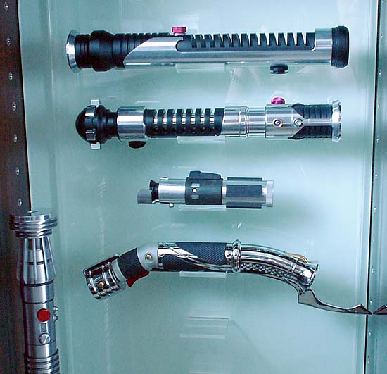 Najbolja oružja iz filmova Lightsaber-display-bottom-3