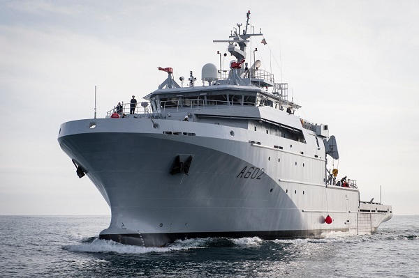 Londres annonce une « nouvelle stratégie » pour l’Arctique, où un navire militaire français vient de mener une mission inédite Bsah-20180726