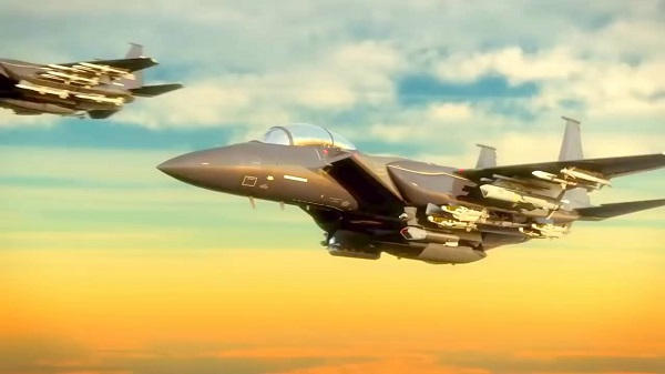 Boeing présente une nouvelle version du F-15, capable d’emporter 24 missiles air-air F15-20180722-1