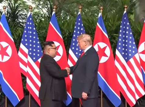 Le renseignement américain doute de la volonté de Pyongyang à renoncer à l’arme nucléaire Trump-kim-20180612