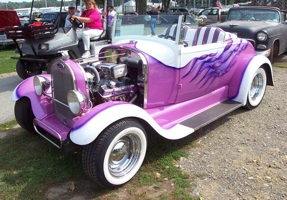 RATAS PARA BABEAR.... 1929-Ford-Roadster-purple-white-custom-paint-ggr