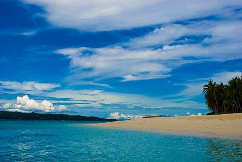 Filipini Puca-beach-boracay-island-philippines