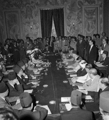   أهم الأحداث؟   1900-1800 ميلادي Arab_league_damascus_1945_discussing_palestine