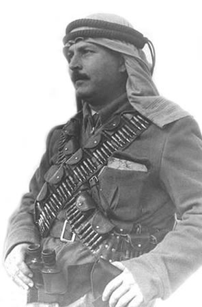   أهم الأحداث؟   1900-1800 ميلادي Martyr_AbdelqaderHusseini_1947