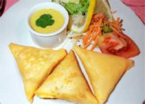 ترتيب الطعام بالثلاجه فن عليك معرفته Food_samosa-copy