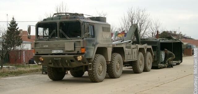 auto gru FAUN Bw_kfor_lkw_14t_milgl