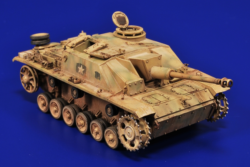 StuG. III Ausf. G., 1/72, "Under Russian Management" Stug-G_72_43