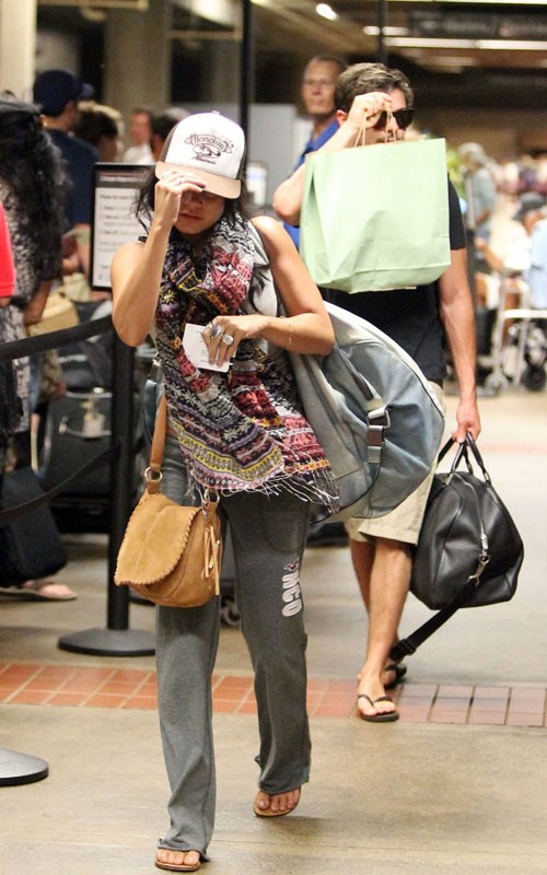 Zanessa-August 25 - At Airport In Maui 5