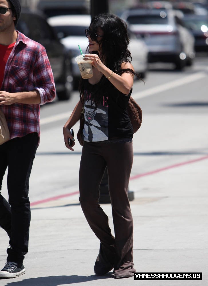 Vanessa Hudgens-Getting a Coffee in Los Angeles - July 31 10