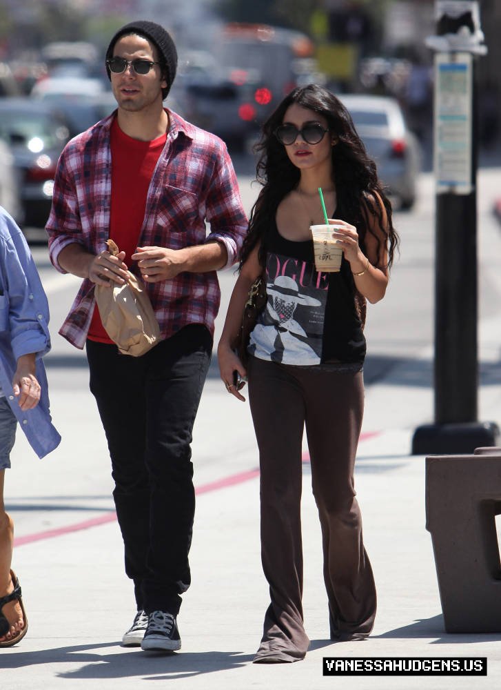 Vanessa Hudgens-Getting a Coffee in Los Angeles - July 31 14