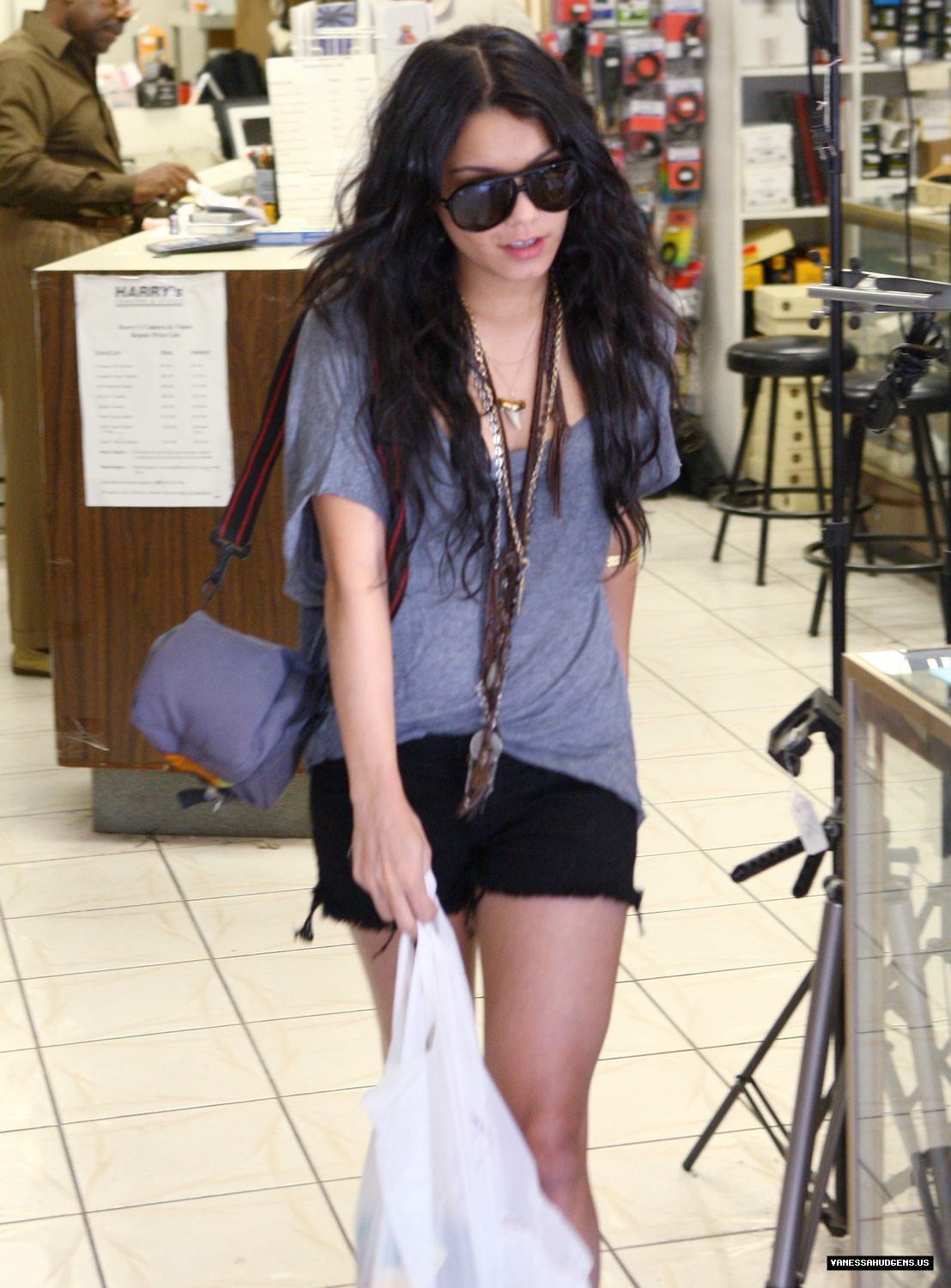 Vanessa Hudgens Heads To Harry’s-15 april 5