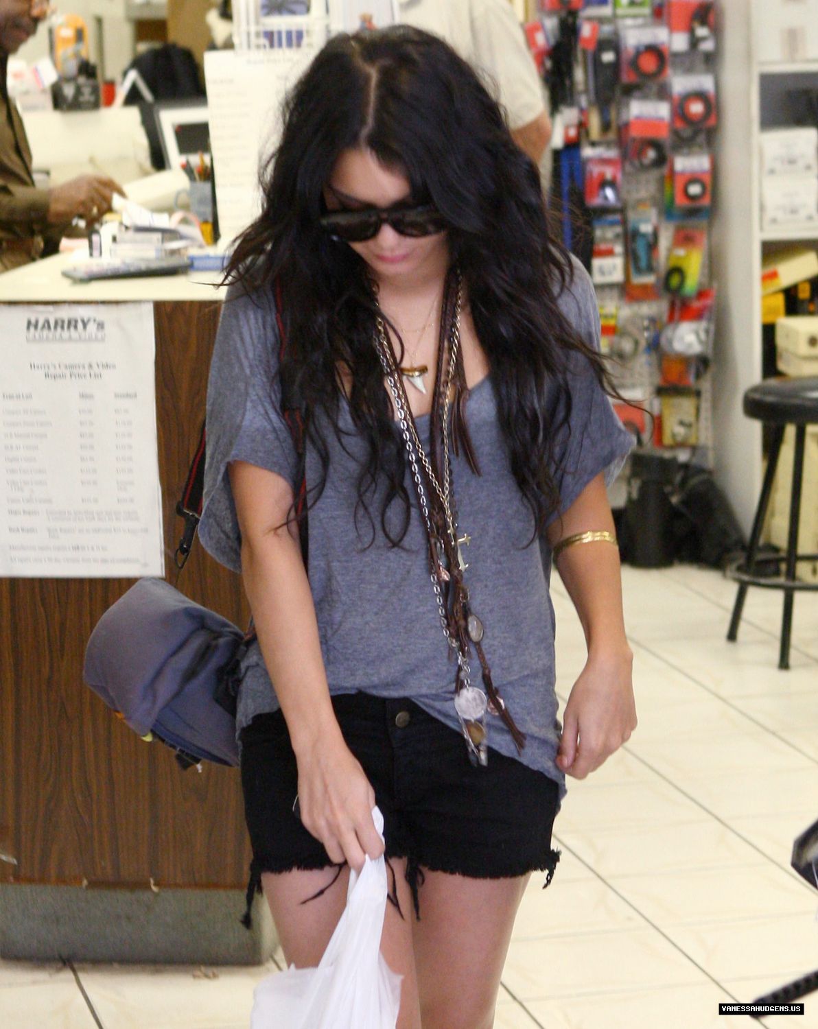 Vanessa Hudgens Heads To Harry’s-15 april 6