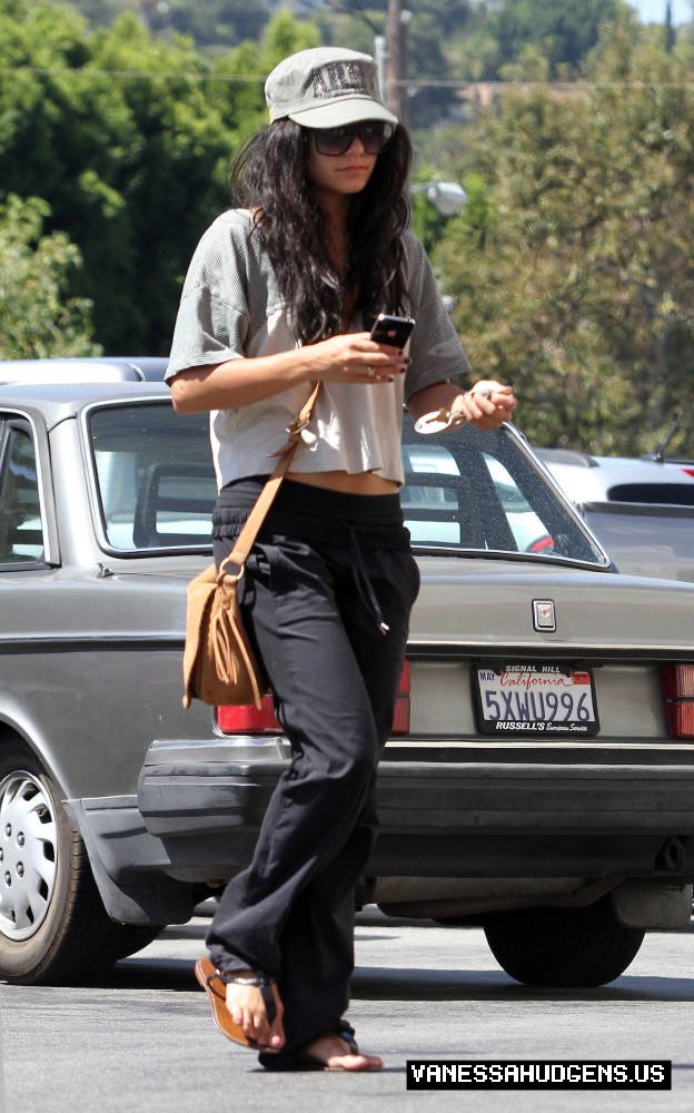 Zanessa-Out and about in Studio City - September 1  2