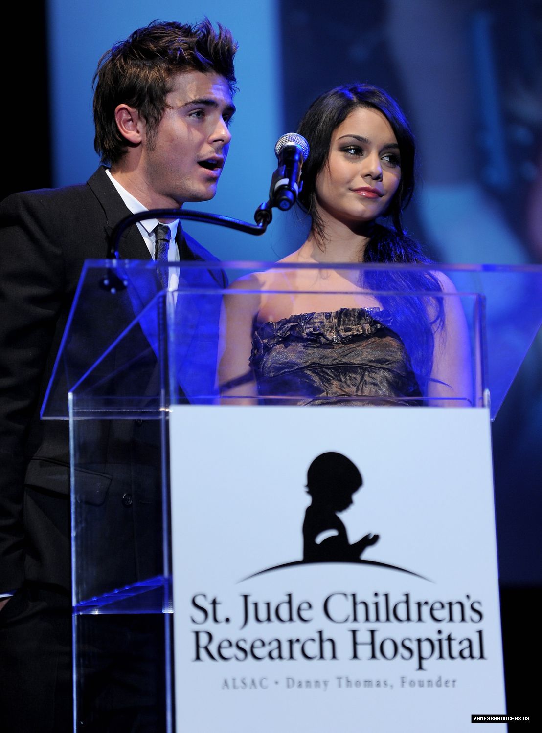 Zac and Vanessa: Inaugural St Jude Estrellas Por La Vida Gala 4