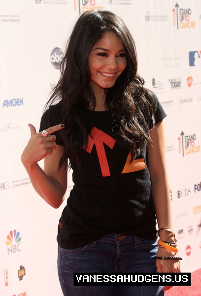 Vanessa Hudgens- Stand Up To Cancer - Page 2 44