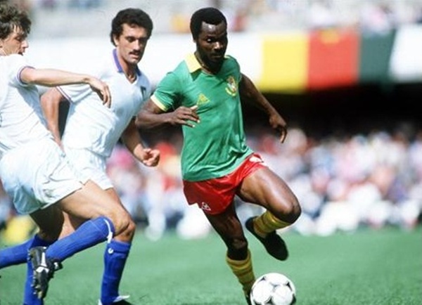 NUESTROS 80: EGB,BUP,FP,La puta Mili,TVE, borracheras, conciertos, y vivencias de nuestra juventud - Página 6 Italia-Camerun-1-1-1982-Tardelli-Gentile-e-Roger-Milla