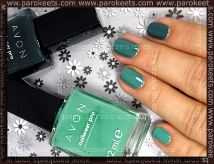  مناكير رووووووعة يا احلى صبايااا Ombre_Manicure-with-Avon-Peppermint_Leaf-Green_With_Envy-1B