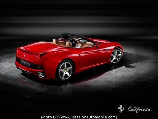 تغطية لمعرض باريس Ferrari-california-2008-3