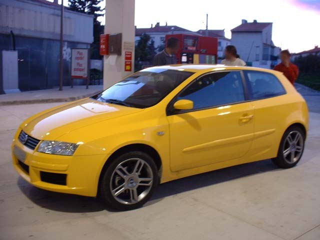 Foto fiat - Faqe 3 Fiat_Stilo_Abarth_jaune