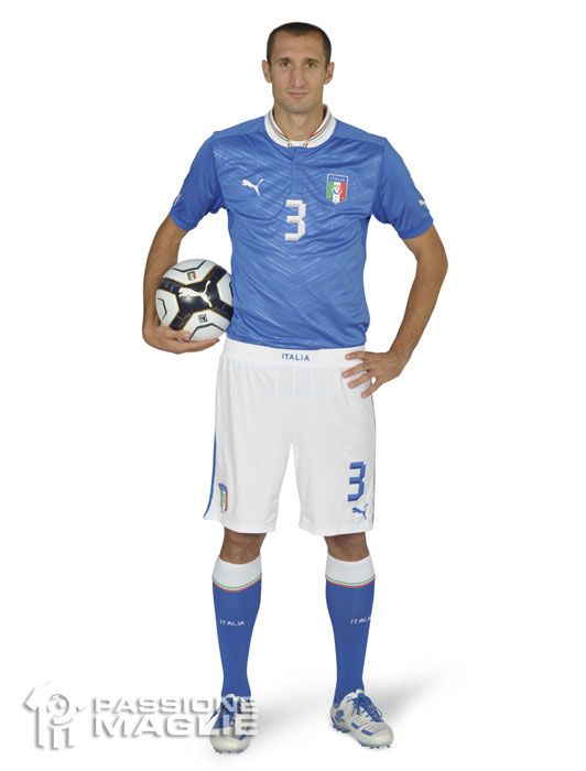 Itália - Uniforme Titular - Euro 2012 Chiellini-italia-home