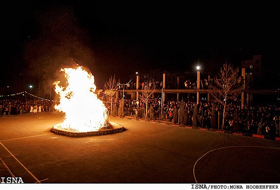 اعـــــــــدام  مـســـــــــلـم فـي ايـران الشــعــة Zoroastrians-Sadeh-Feast-Tehran13