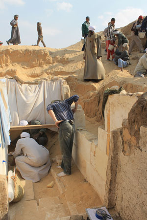 Abydos Dynasty tomb discovered revealing new Pharaoh’s name Tomb-web