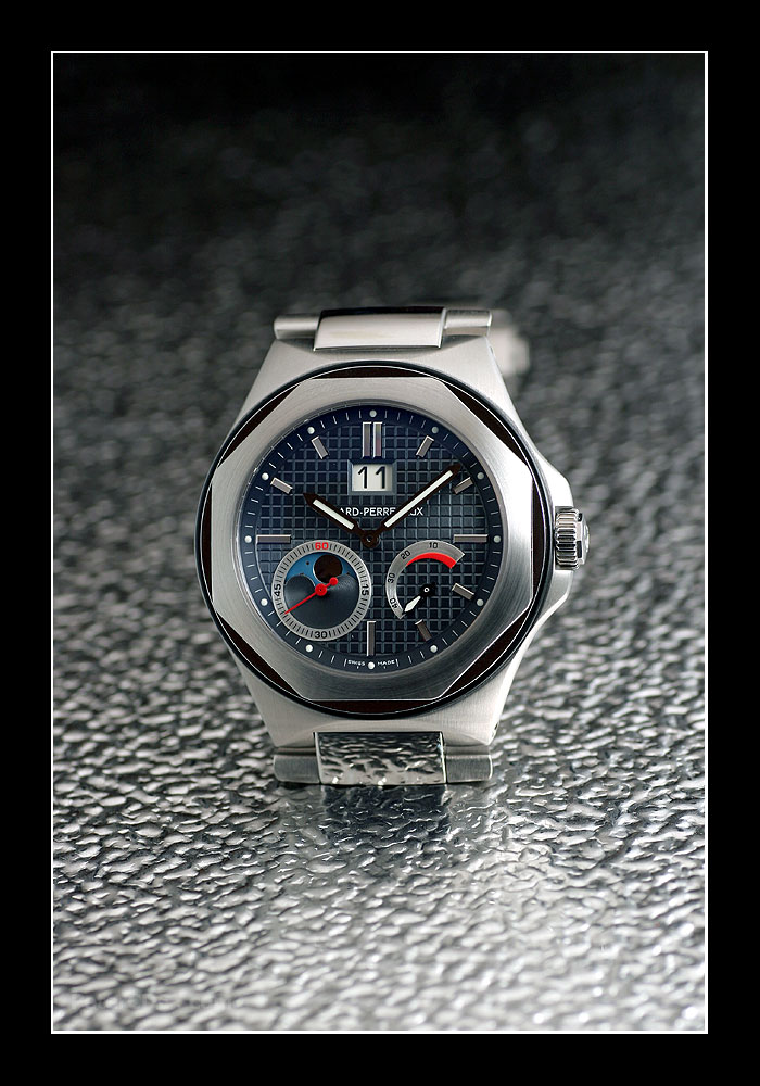 Questions sur la Girard Perregaux Laureato Evo 3  IMG_4297