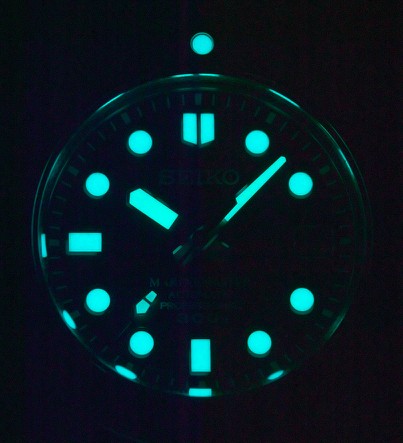 seamaster - La montre de plongée du jour - tome 2 - Page 32 Mm-lume-2