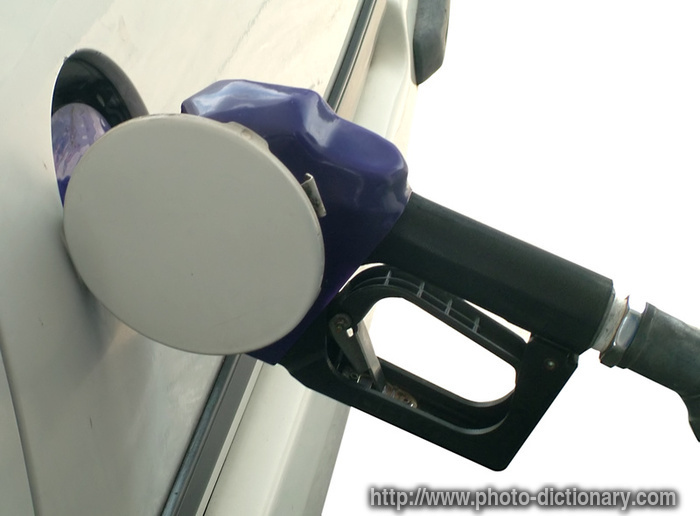 Cara Menjimatkan Minyak Kenderaan Anda 2296petrol_pump