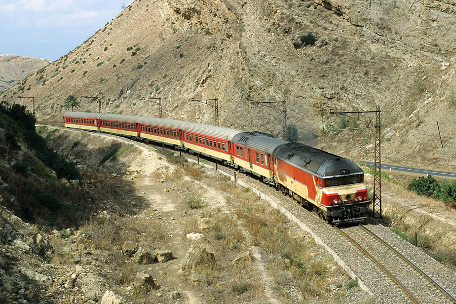 صور لقطار من الدار البيضاء الى وجدة (المغرب) : 2022