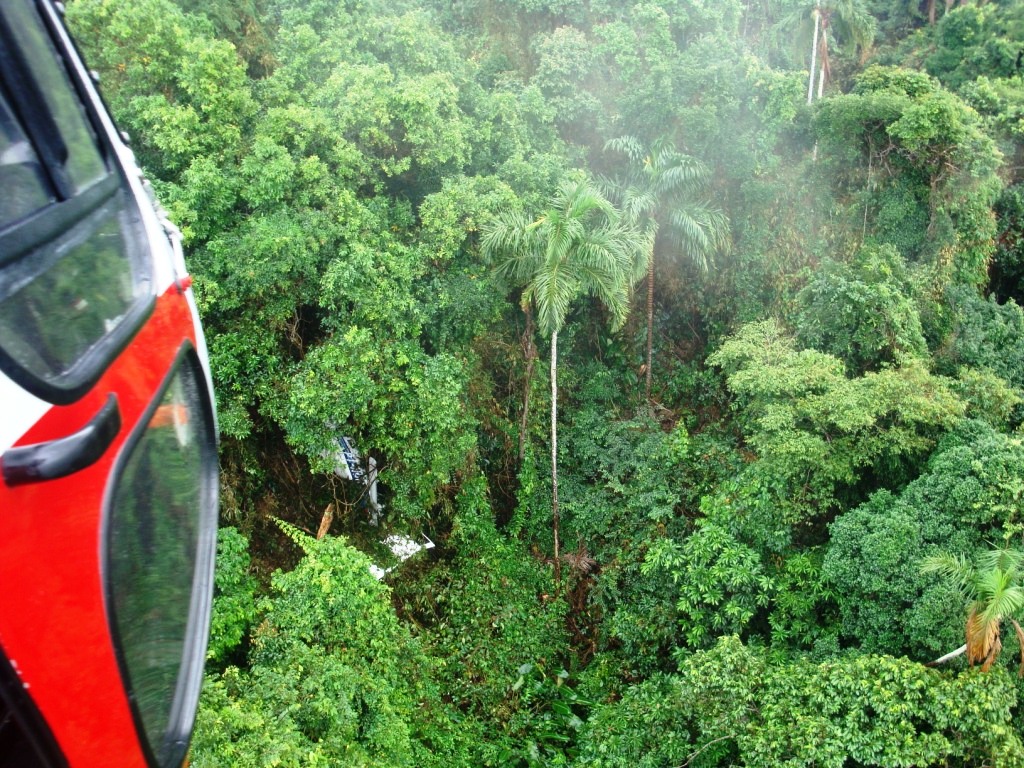 [Brasil] Helicóptero Águia da PM localizou o avião PT-NUH desaparecido no litoral paulista Acidenteaviao