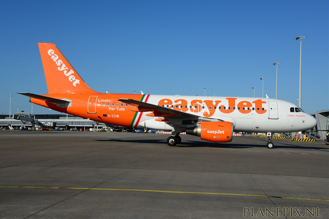 PICS AMS 20-4-2013 Normal_8012_G-EZIW_A320-200_Easyjet_28Milan_per_tutti29_AMS