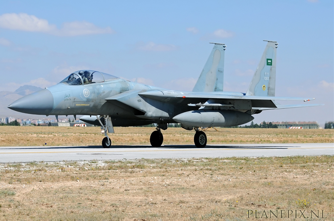 الموسوعه الفوغترافيه لصور القوات الجويه الملكيه السعوديه ( rsaf ) Normal_1_F-15C_Eagle_Saudi_Arabia_Air_Force__1312