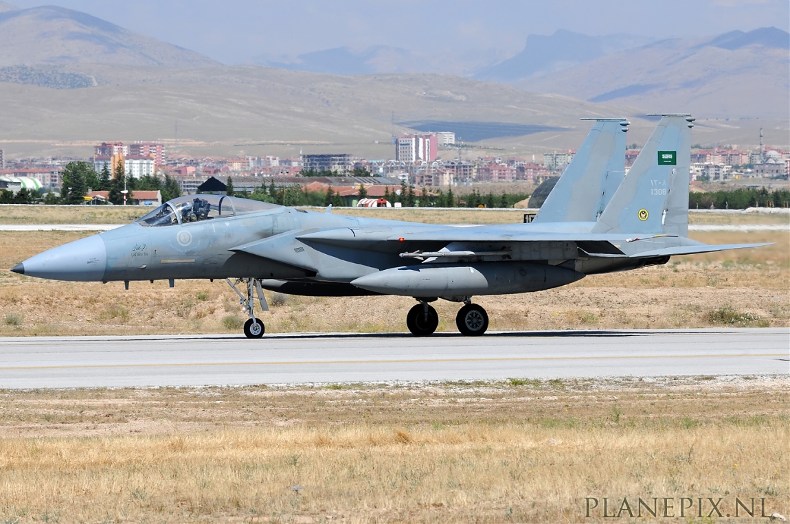 صور القوات المسلحة السعودية - صفحة 3 Normal_2_F-15C_Eagle_Saudi_Arabia_Air_Force_1308